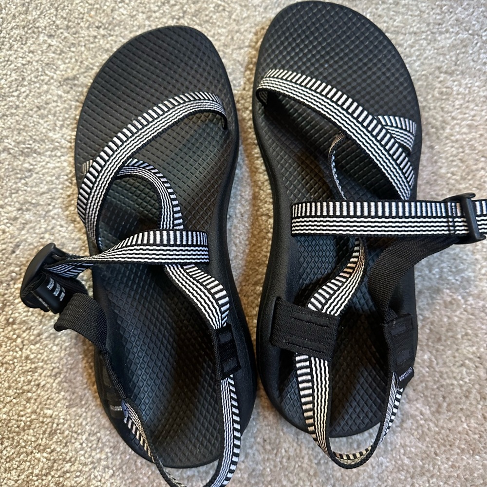 Chaco Black and White Cloud Sandals